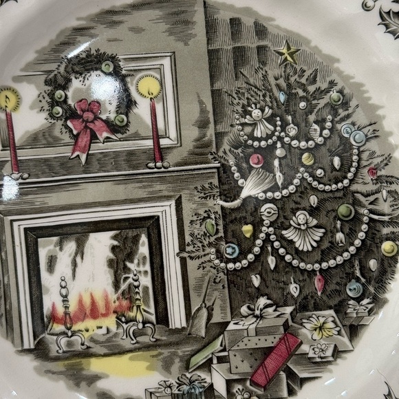 Johnson Bros Merry Christmas Dinner Plate Scalloped 10.5 wide Ironstone England - Picture 2 of 6